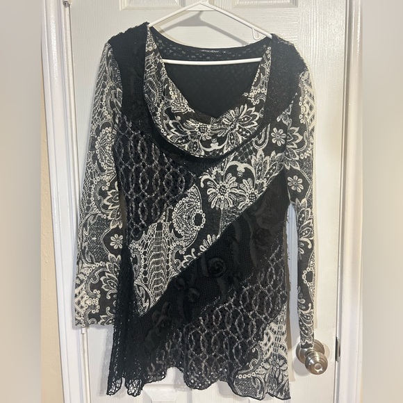 Black Sweater top - Picture 1 of 2